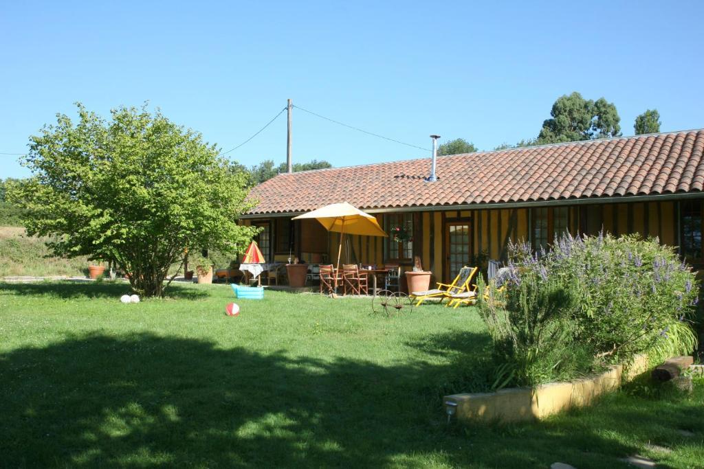 Domaine à Marmande Acomodação com café da manhã Berdoues Exterior foto
